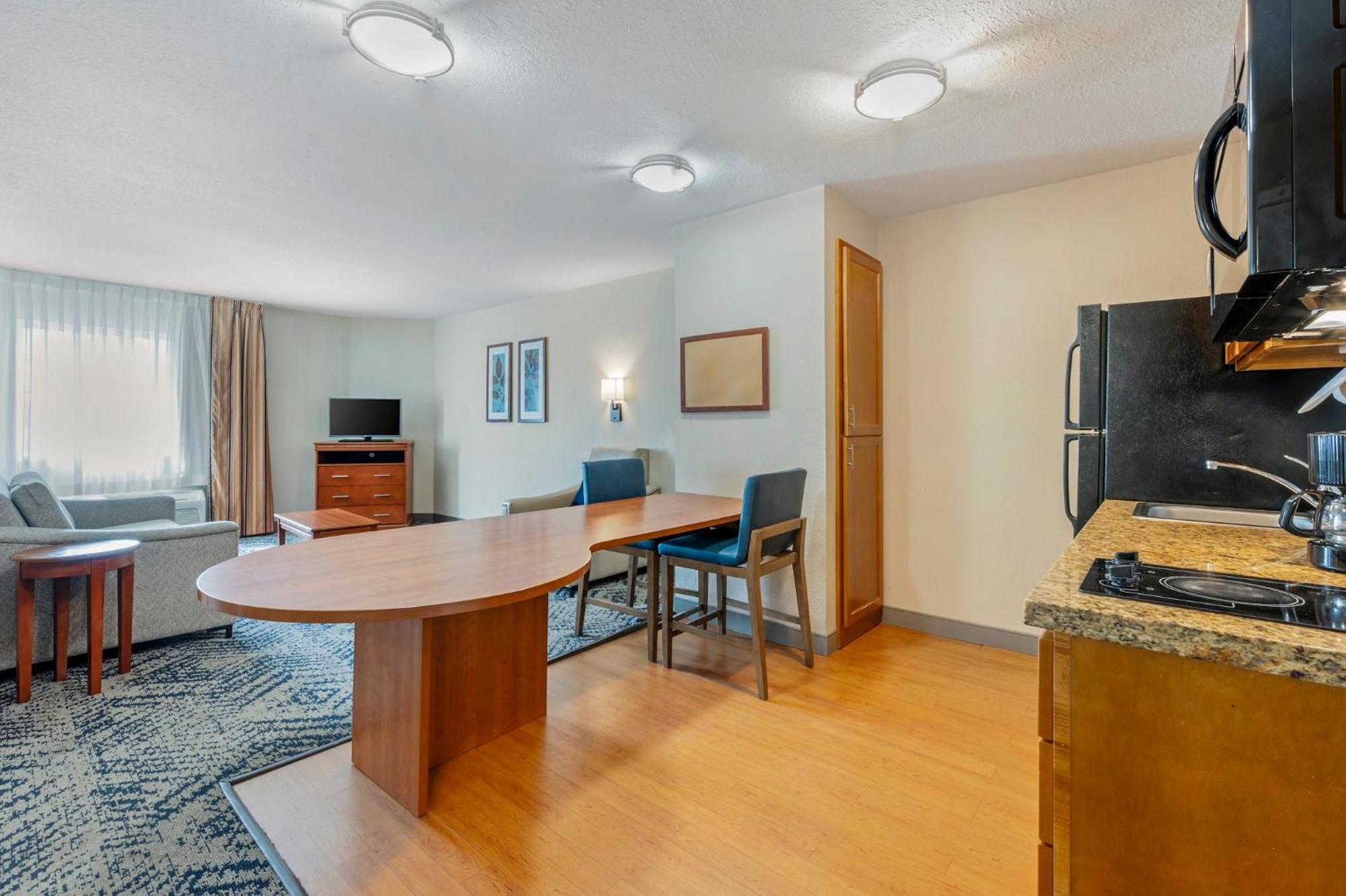 Candlewood Suites Indianapolis East By Ihg Eksteriør bilde