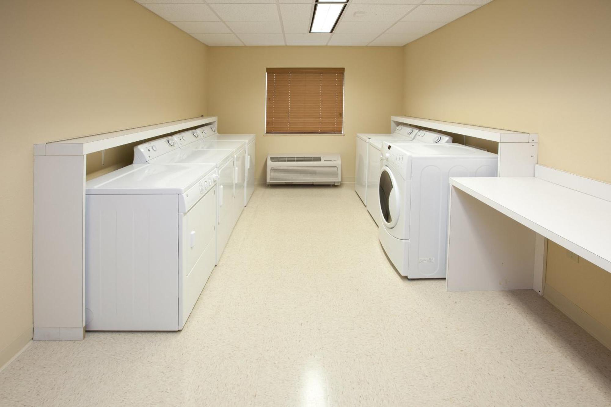 Candlewood Suites Indianapolis East By Ihg Eksteriør bilde
