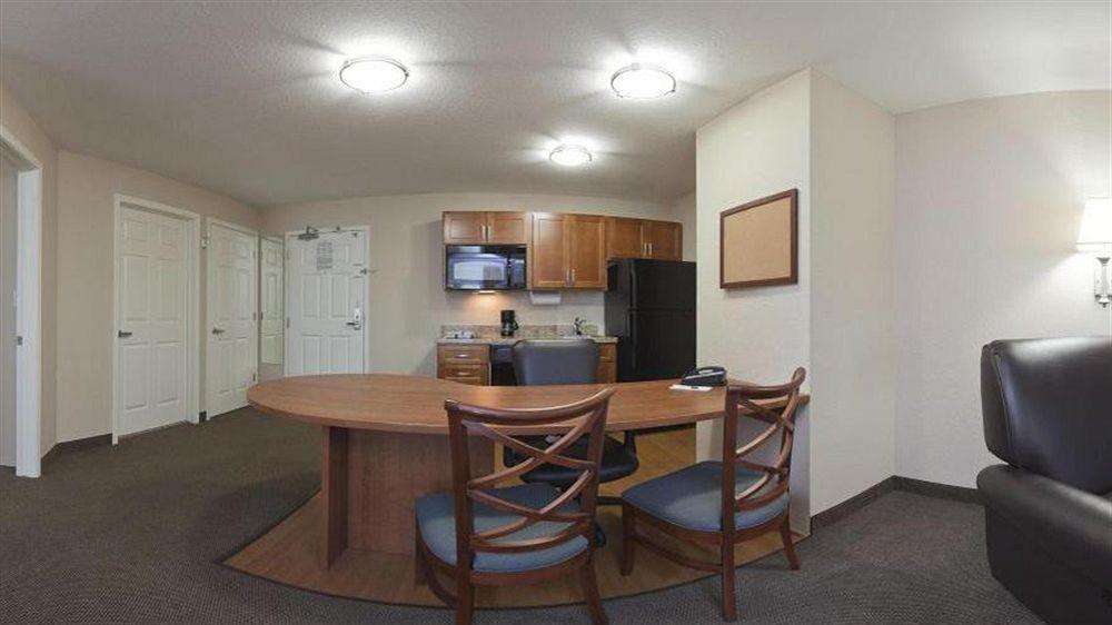 Candlewood Suites Indianapolis East By Ihg Eksteriør bilde